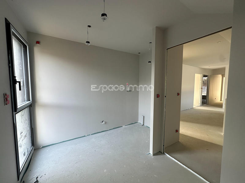 Maison - 200 m² - 6 pièces
