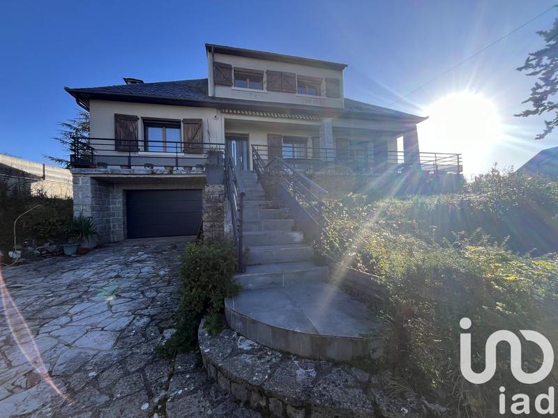 Maison - 180 m² - 7 pièces