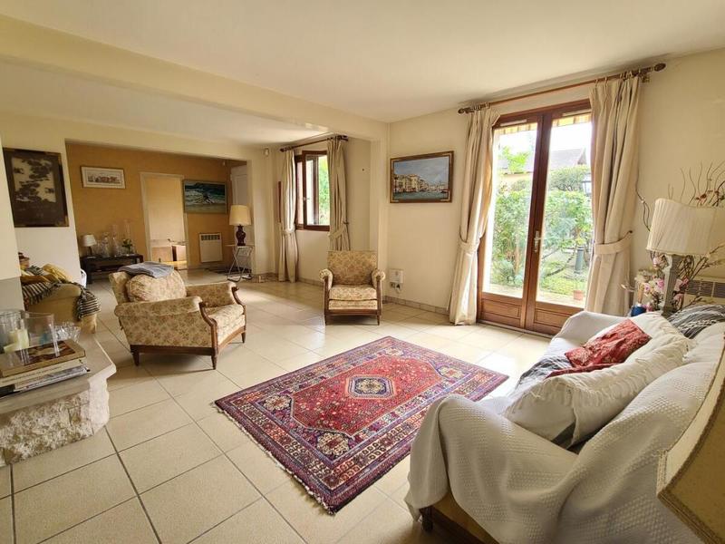 Maison - 169 m² - 8 pièces