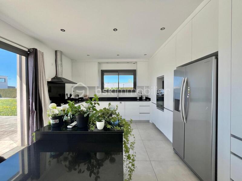 Maison - 176 m² - 6 pièces