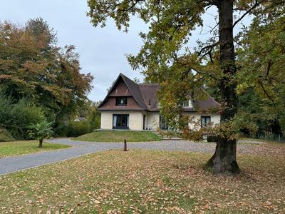 Maison - 265 m² - 7 pièces