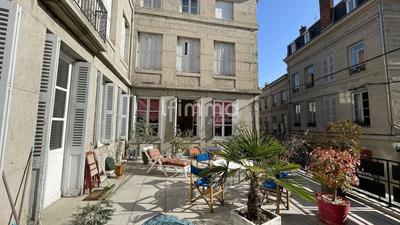 Appartement - 176 m² - 6 pièces