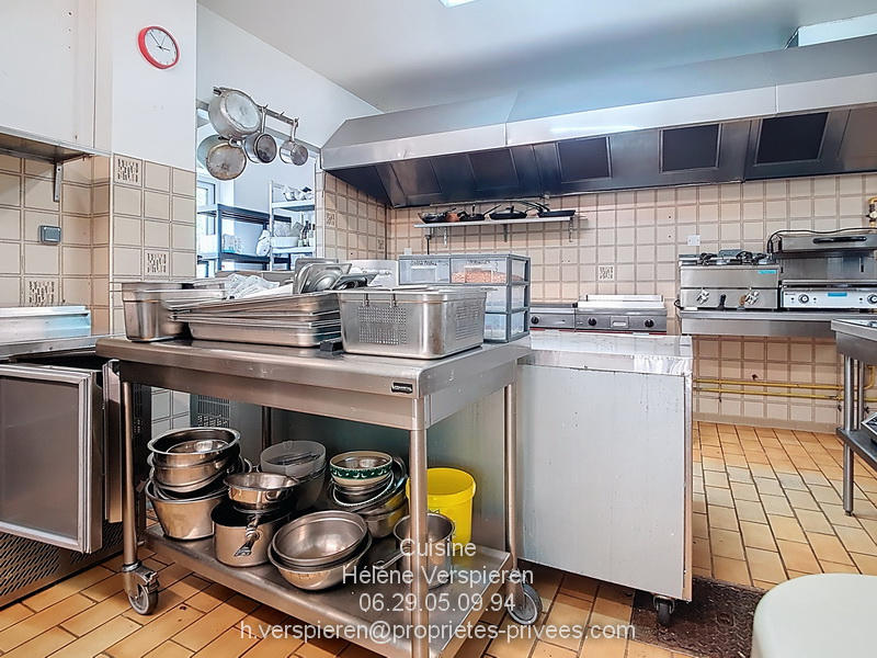 Maison - 213 m² - 10 pièces