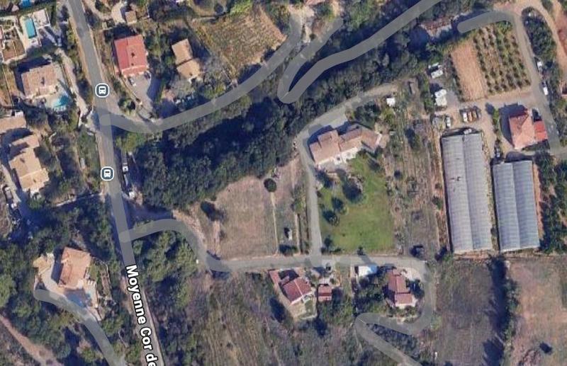 Terrain constructible - 1 718 m²