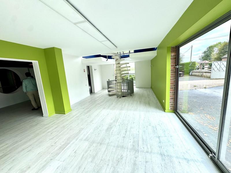 Maison traditionnelle - 361 m² - 8 pièces