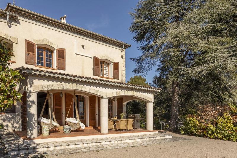 Villa - 360 m² - 9 pièces