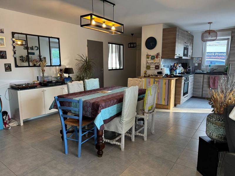 Maison - 93 m² - 5 pièces