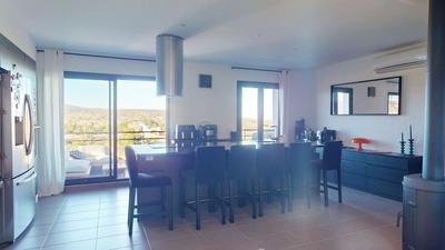 Maison - 143 m² - 6 pièces