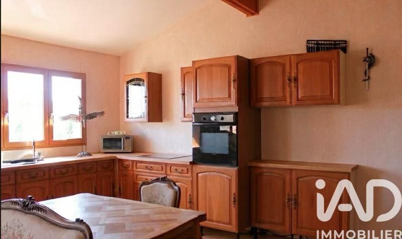 Maison - 262 m² - 5 pièces