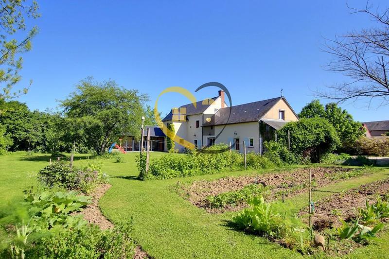 Maison - 280 m² - 5 pièces