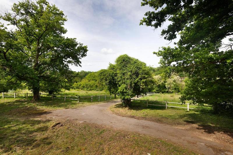 Propriété - 219 m² - 6 pièces