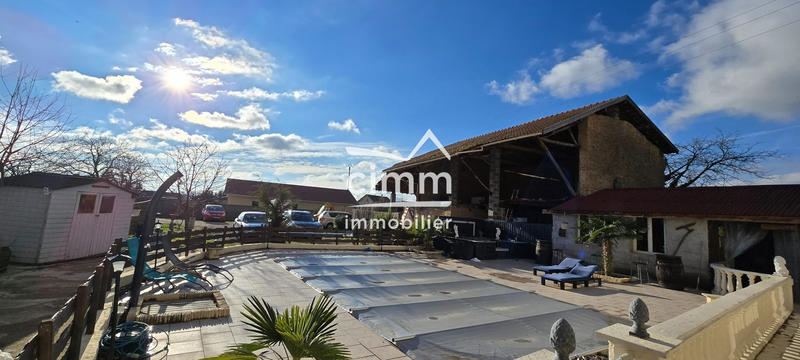 Maison ancienne - 260 m² - 6 pièces