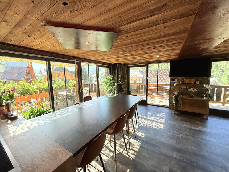 Châlet - 159 m² - 8 pièces