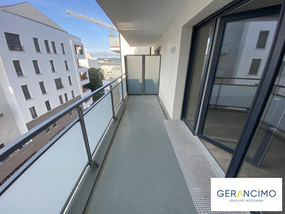 Appartement - 75 m² - 4 pièces