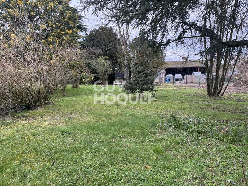 Terrain constructible - 905 m²