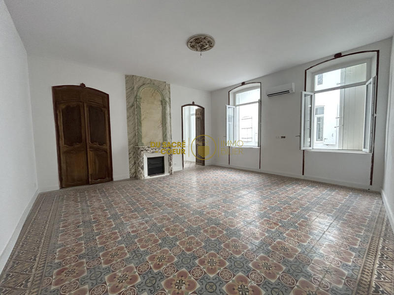 Maison - 423 m² - 20 pièces