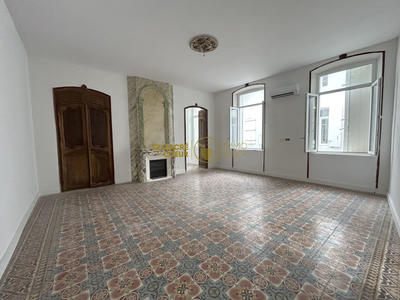 Maison - 423 m² - 20 pièces