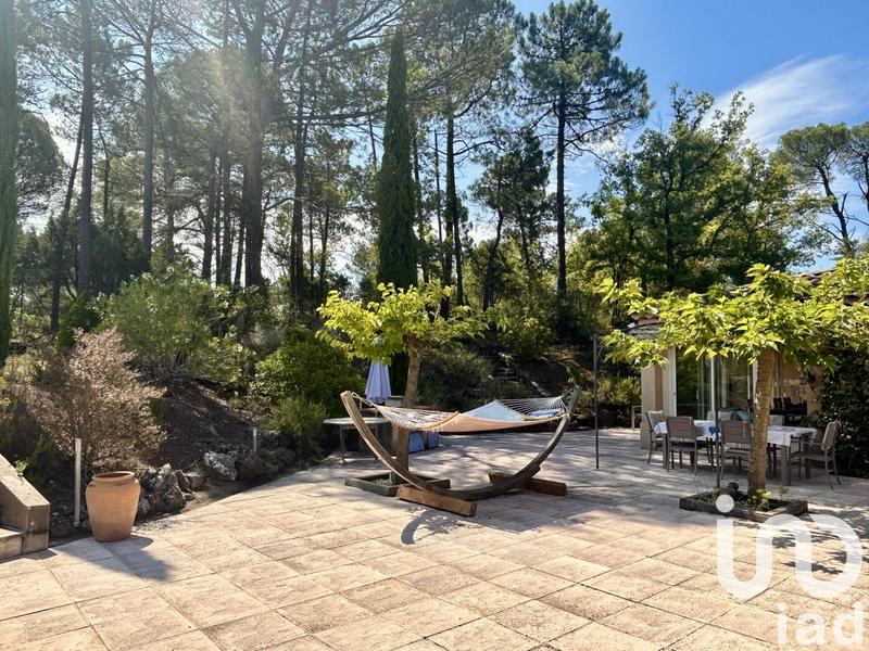 Maison - 230 m² - 6 pièces