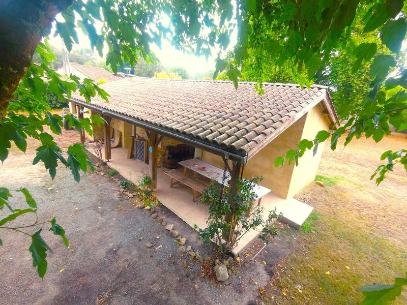 Propriété - 220 m² - 9 pièces