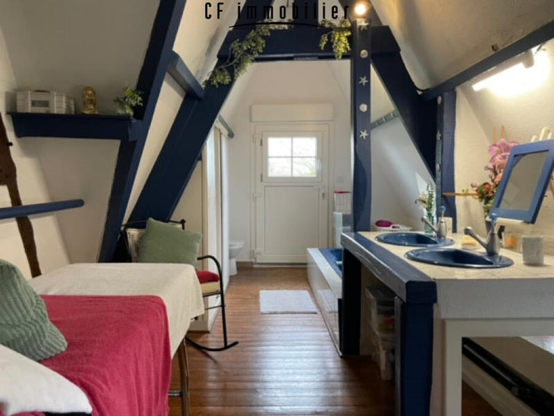 Maison - 250 m² - 8 pièces