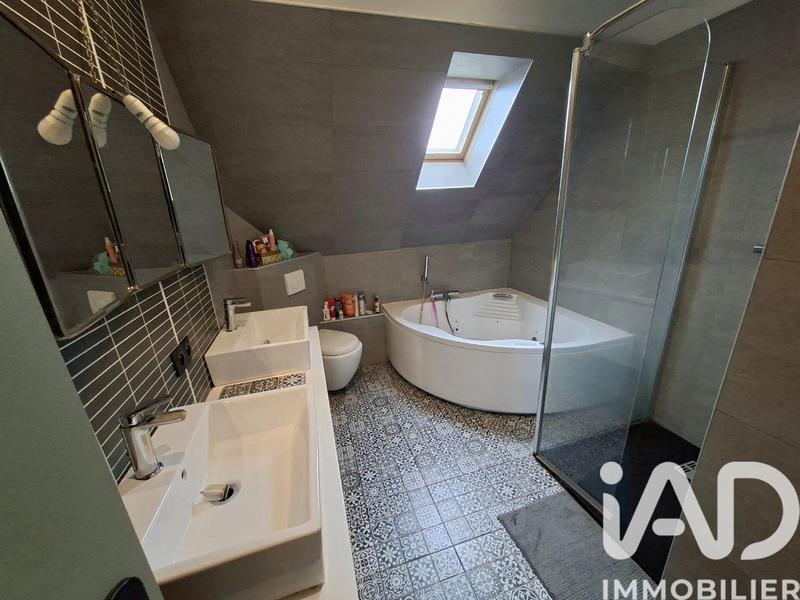 Maison - 117 m² - 6 pièces