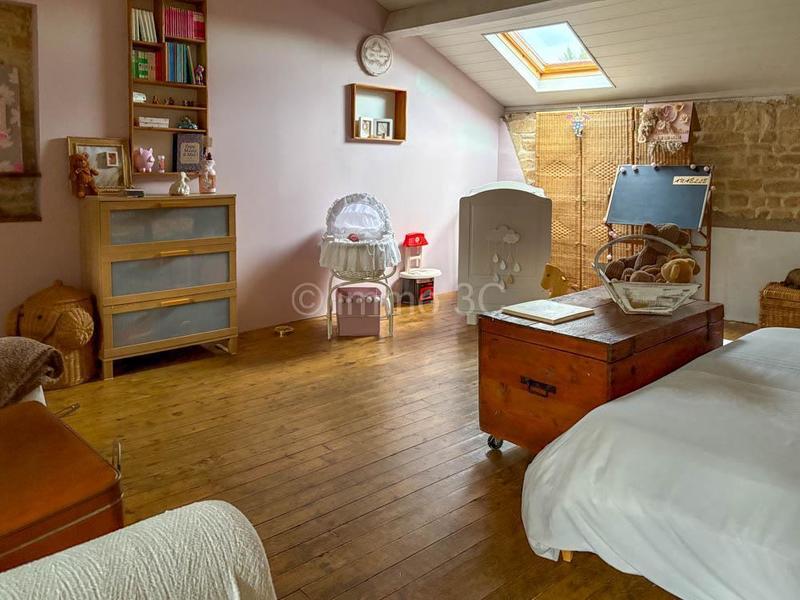 Maison en pierre - 201 m² - 8 pièces