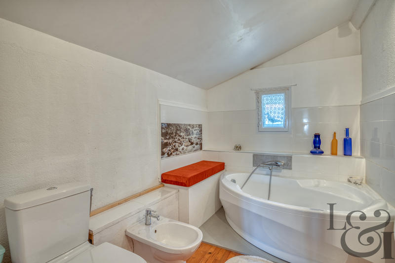 Maison - 206 m² - 7 pièces