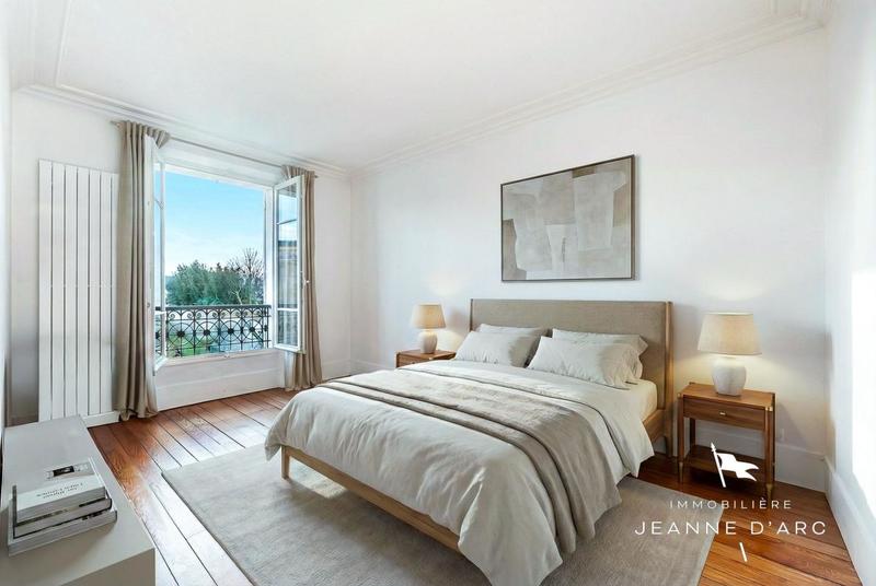 Maison - 238 m² - 8 pièces