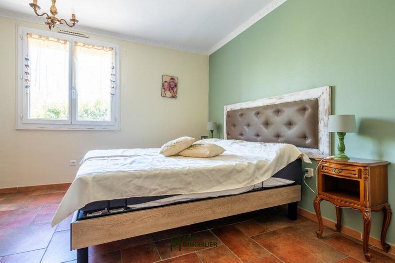 Villa - 243 m² - 7 pièces