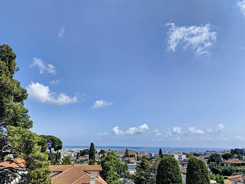 Appartement - 100 m² - 4 pièces