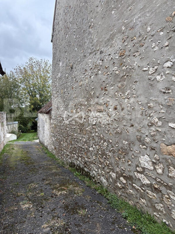 Maison - 235 m² - 9 pièces