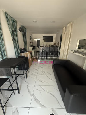 Fonds de commerce - Local d'activité / Entrepôt - 221 m²