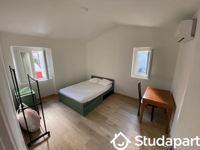 Chambre - 11 m² - 1 pièce