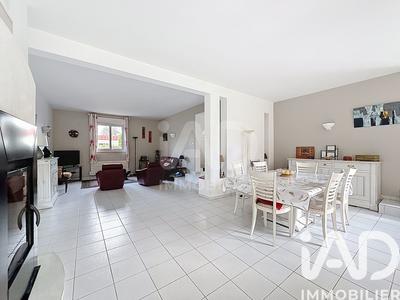 Maison - 250 m² - 8 pièces