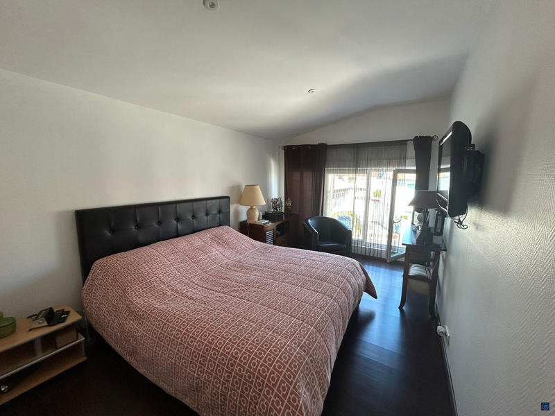 Maison - 180 m² - 5 pièces