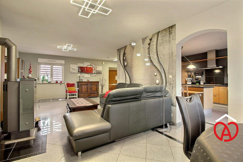 Maison - 216 m² - 7 pièces