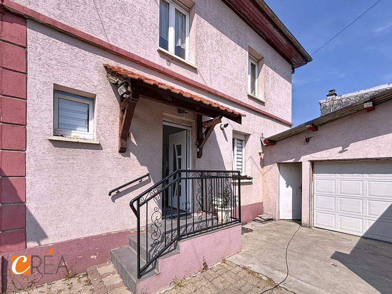 Maison - 220 m² - 12 pièces