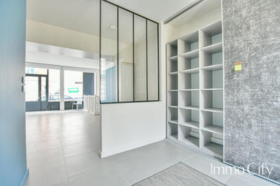 Local commercial - 75 m² - 2 pièces