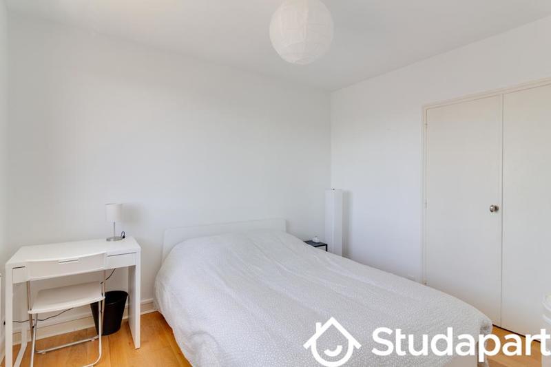 Chambre - 11 m² - 1 pièce