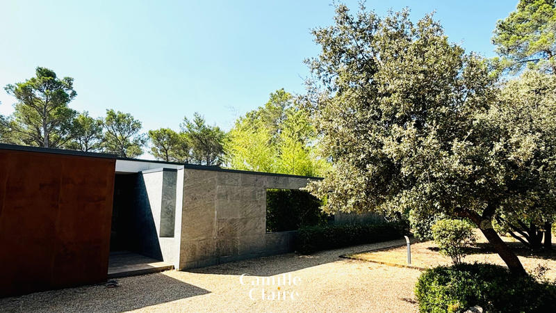 Maison - 240 m² - 5 pièces