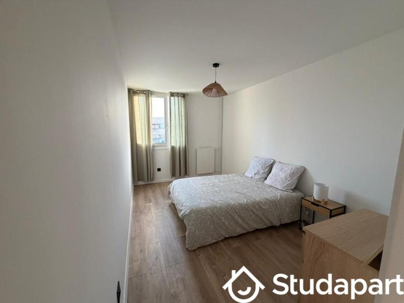 Chambre - 11 m² - 1 pièce