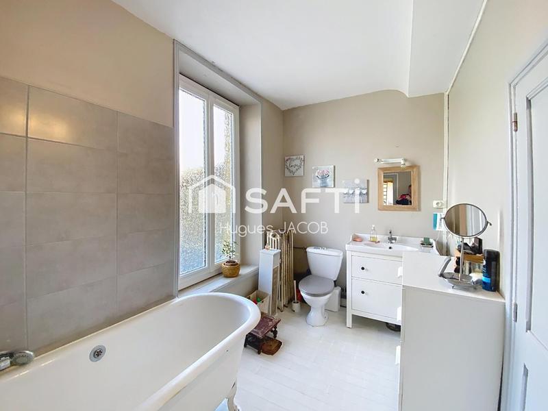 Propriété - 200 m² - 8 pièces