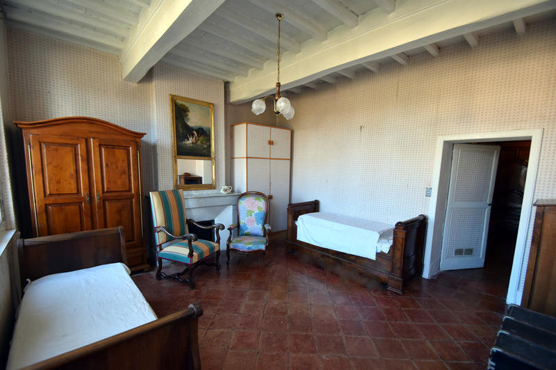 Maison - 270 m² - 8 pièces