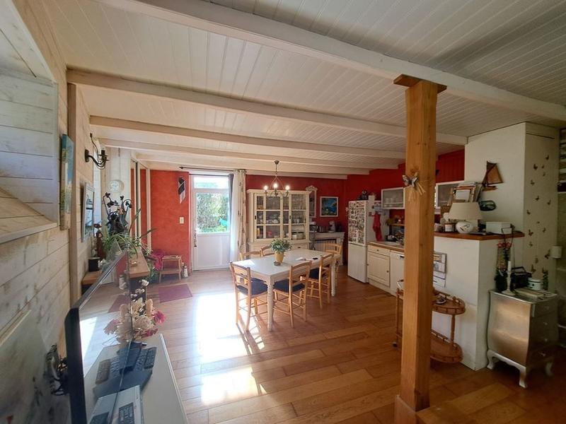 Maison traditionnelle - 163 m² - 6 pièces