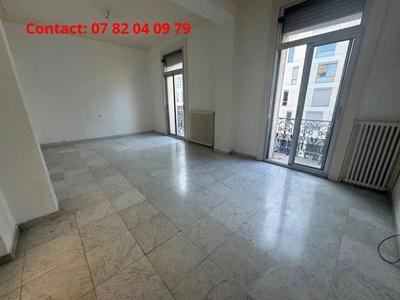 Appartement - 100 m² - 4 pièces