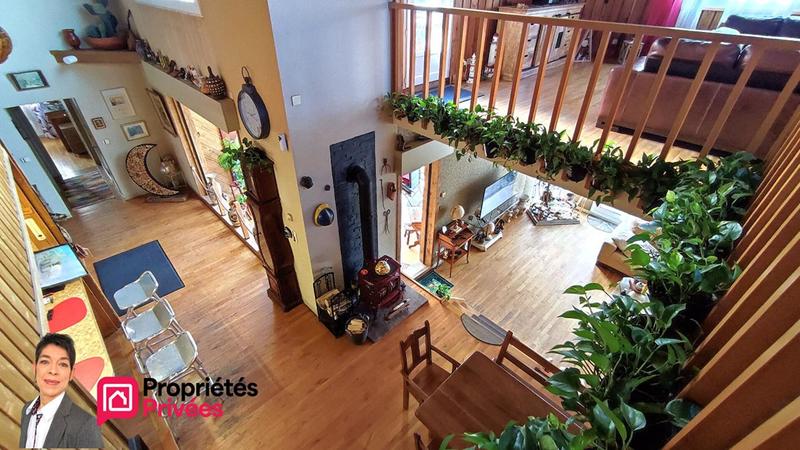 Maison - 185 m² - 7 pièces