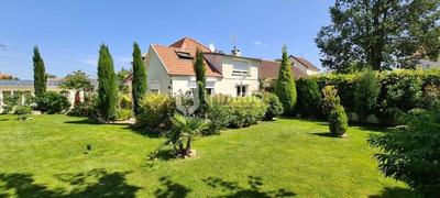 Propriété - 260 m² - 5 pièces