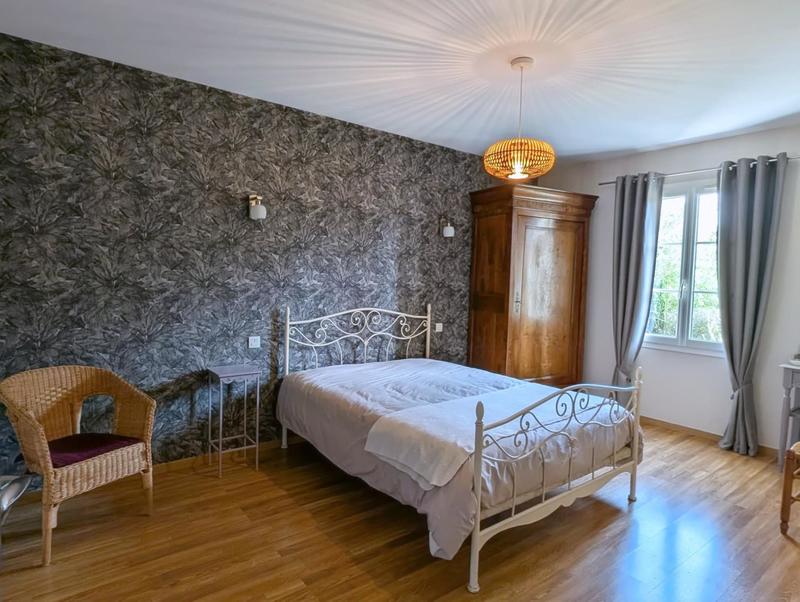 Maison - 202 m² - 5 pièces