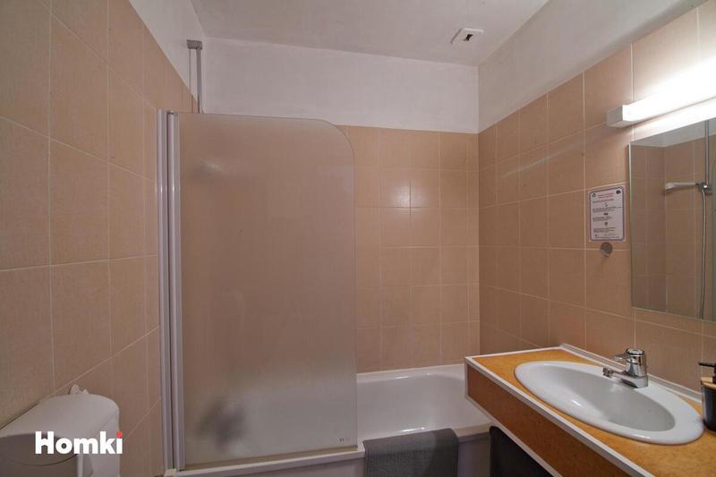 Maison - 1 500 m² - 10 pièces