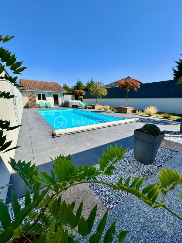 Maison - 187 m² - 6 pièces